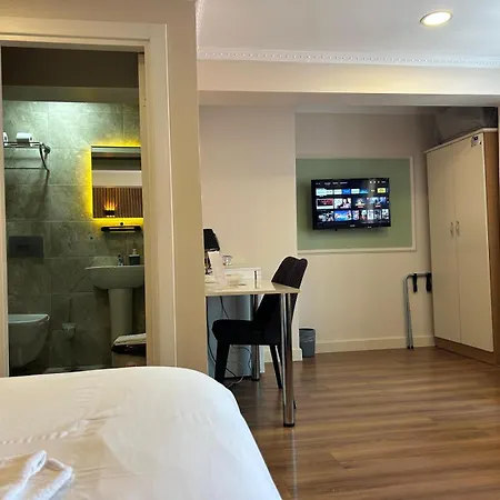 Naila Istanbul