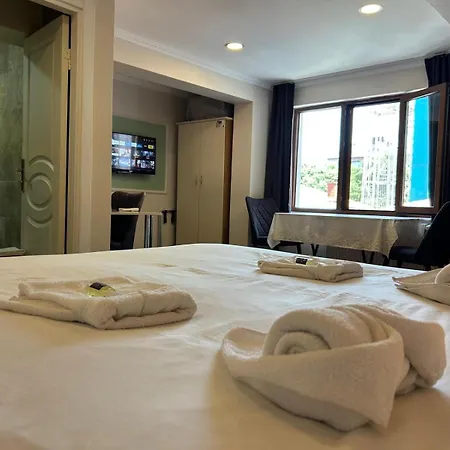 Hotel Naila 2*