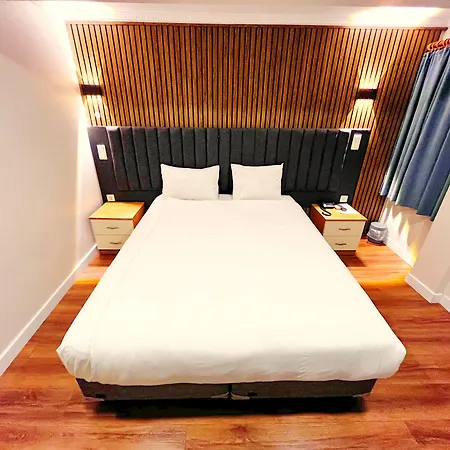 Hotel Naila 3*