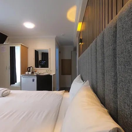 Naila Hotel 3*