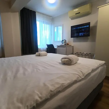 Naila Hotel 3*