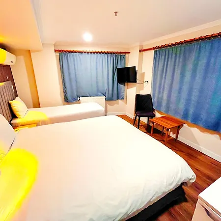 Naila Hotell 3*