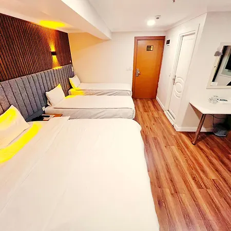 Naila Hotell 3*