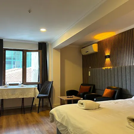 Hotel Naila 2*