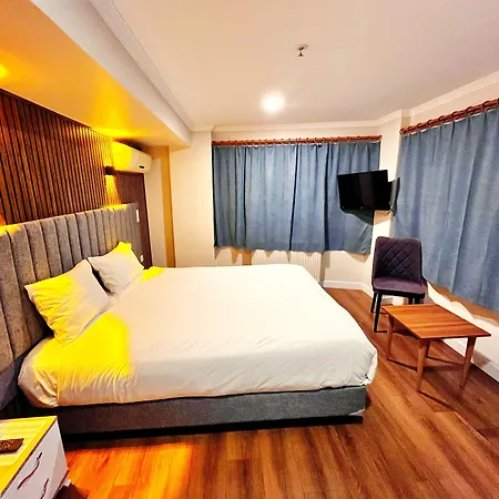 Hotell Naila 3*