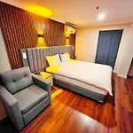 Hotel Naila 3*