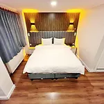Hotel Naila 3*