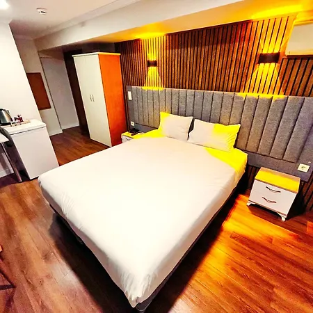 Hotel Naila 3*